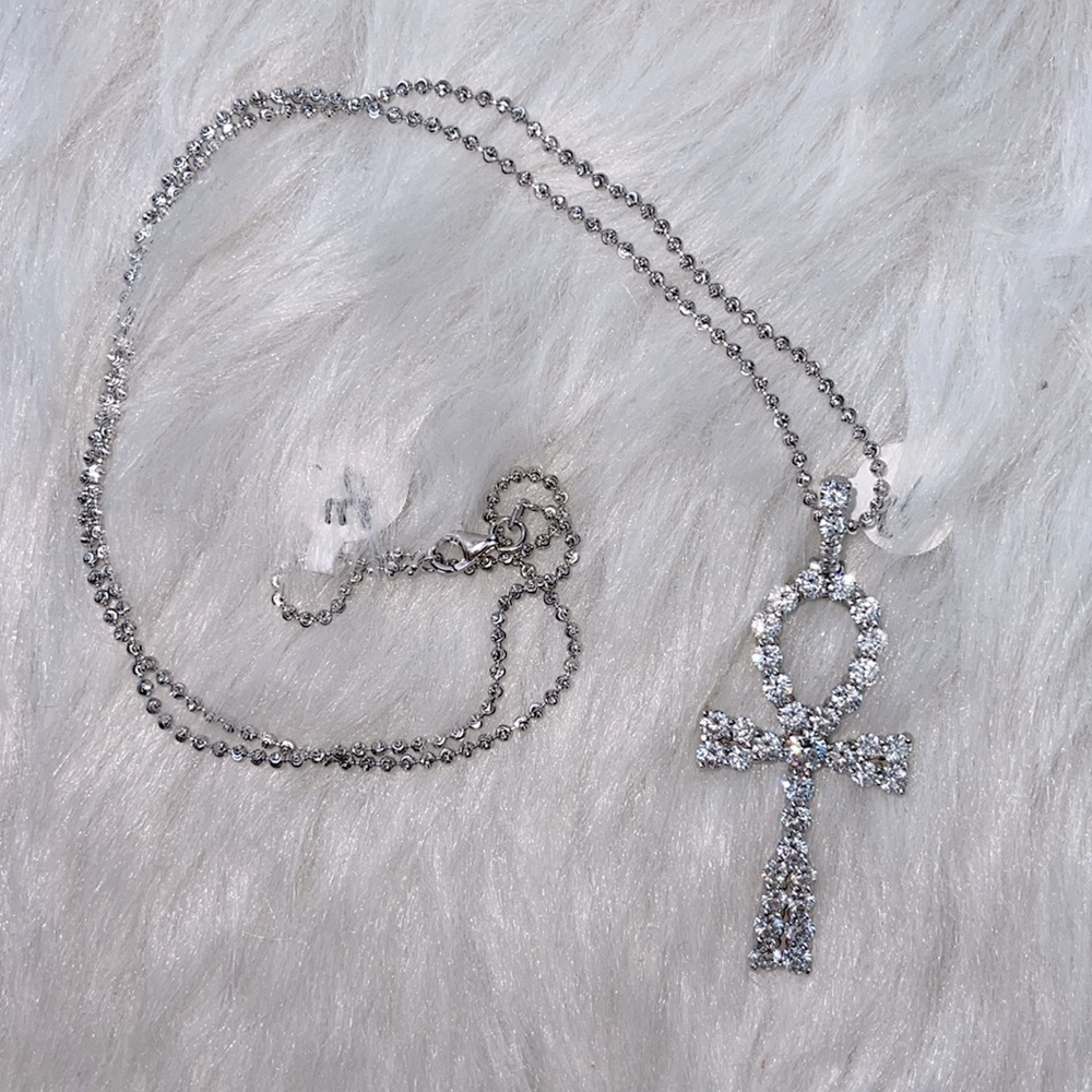 Cross necklace silver